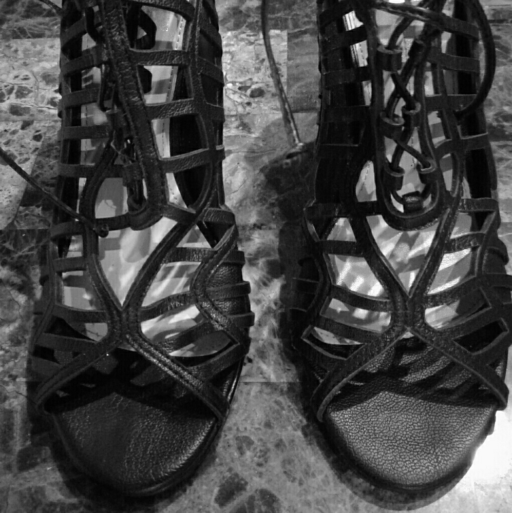 BLACK LEATHER BOOTIE